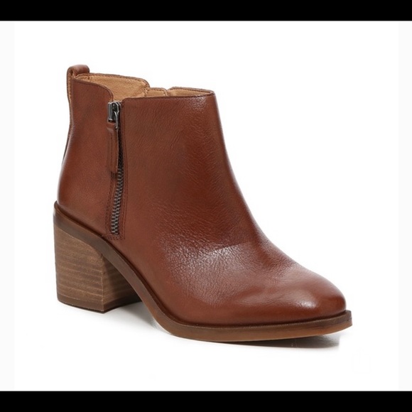 NWOB Crown Vintage Ardella Cognac Leather Booties size 8